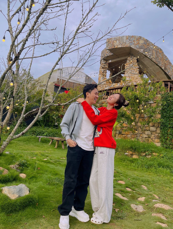 Vợ Anh Đức cho rằng cô may mắn khi gia đình hai bên đều thoải mái trong chuyện con cái nên không áp lực. Ảnh: FB Anh Phạm.