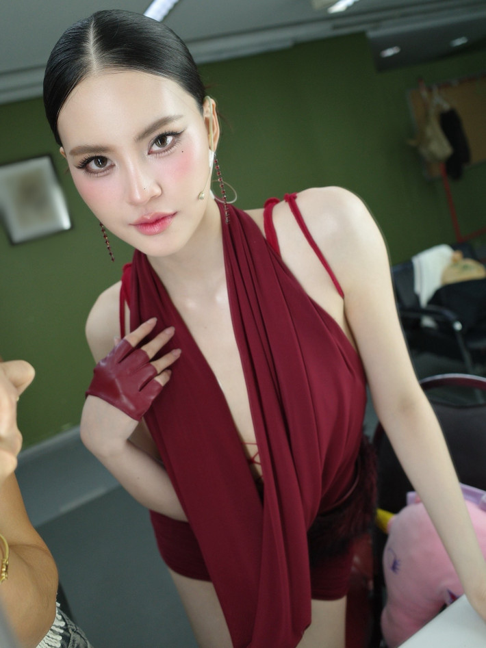 Nàng hậu sở hữu sống mũi cao, thanh tú, đôi mắt có chiều sâu, nụ cười rạng rỡ, ngọt ngào. Ảnh: FB Nicha Poonpoka.