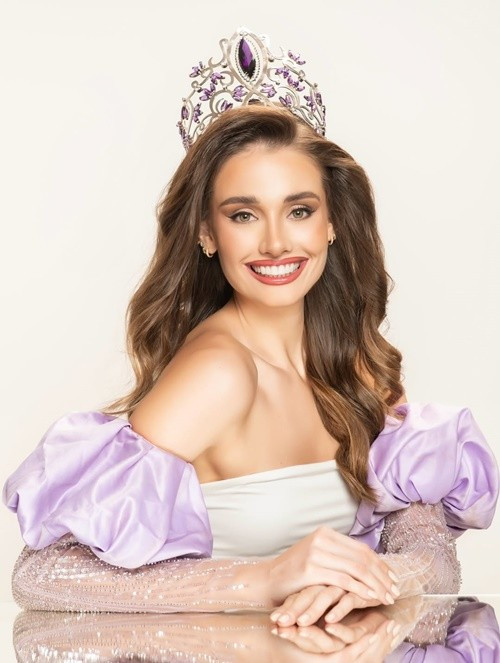 Á hậu 1 Miss International 2024 Camila Roca sắc sảo, quyến rũ hơn. Ảnh: Instagram Camila Roca.