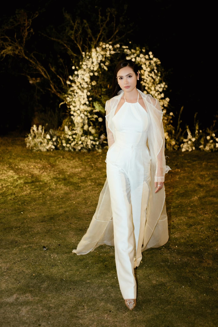 Hoàng My đoạt danh hiệu Á hậu 1 Hoa hậu Việt Nam 2010. Cô từng ngồi ghế giám khảo Hoa hậu Hoàn vũ Việt Nam 2022.