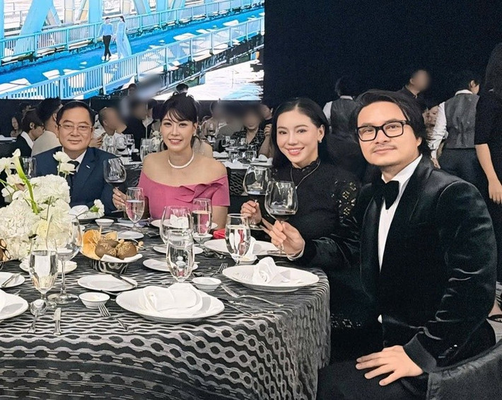 Hoa hậu Hà Kiều Anh dự hôn lễ Đỗ Thị Hà. "Chúc mừng nàng hậu của chị mãi mãi hạnh phúc", Hà Kiều Anh bày tỏ. Ảnh: FB Hoàng Nhật Nam.