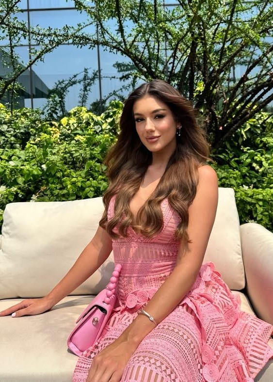 Jasmine hiện tại viết một cuốn sách thiếu nhi để giúp trẻ em có kiến thức, kỹ năng khi là nạn nhân của bạo lực gia đình. Ảnh: Instagram Jasmine Stringer.