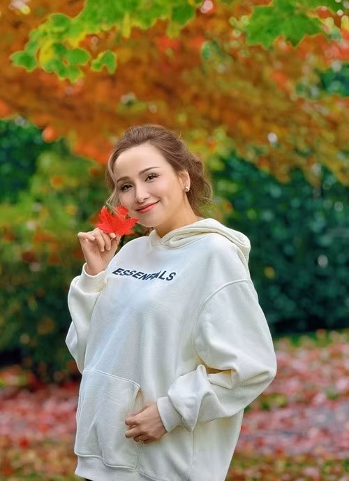 Tháng 8/2025, Diễm Hương thông báo việc mang bầu lần 2.