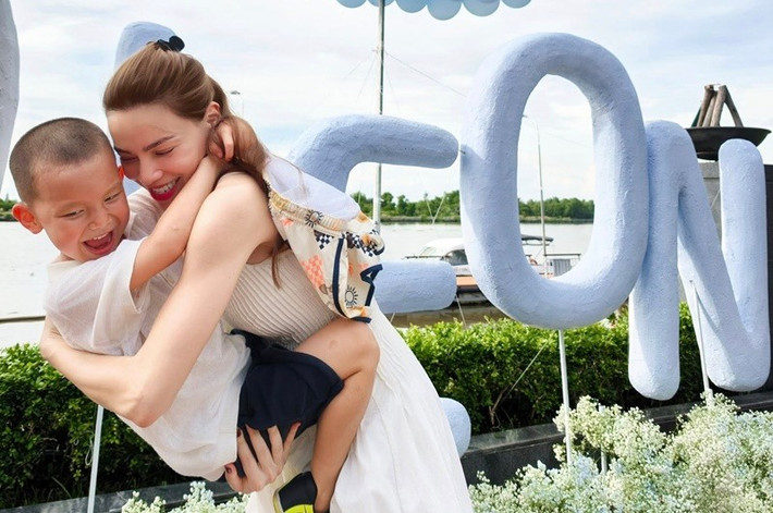 Hồ Ngọc Hà chia sẻ, các con bắt đầu biết tính cách mình ra sao, sở trường thế nào và đã bắt đầu rõ ràng nói không với những gì mình không thích. Ảnh: FB Hồ Ngọc Hà.