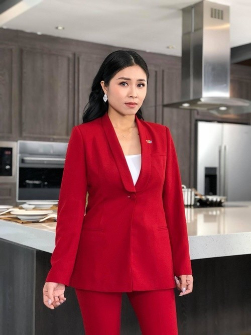 Tháng 7/2025, MC Hoàng Linh bị phạt hành chính 107,5 triệu đồng do có sai phạm trong hoạt động quảng cáo sản phẩm dinh dưỡng Hiup 27. Ảnh: FB Hoàng Linh.