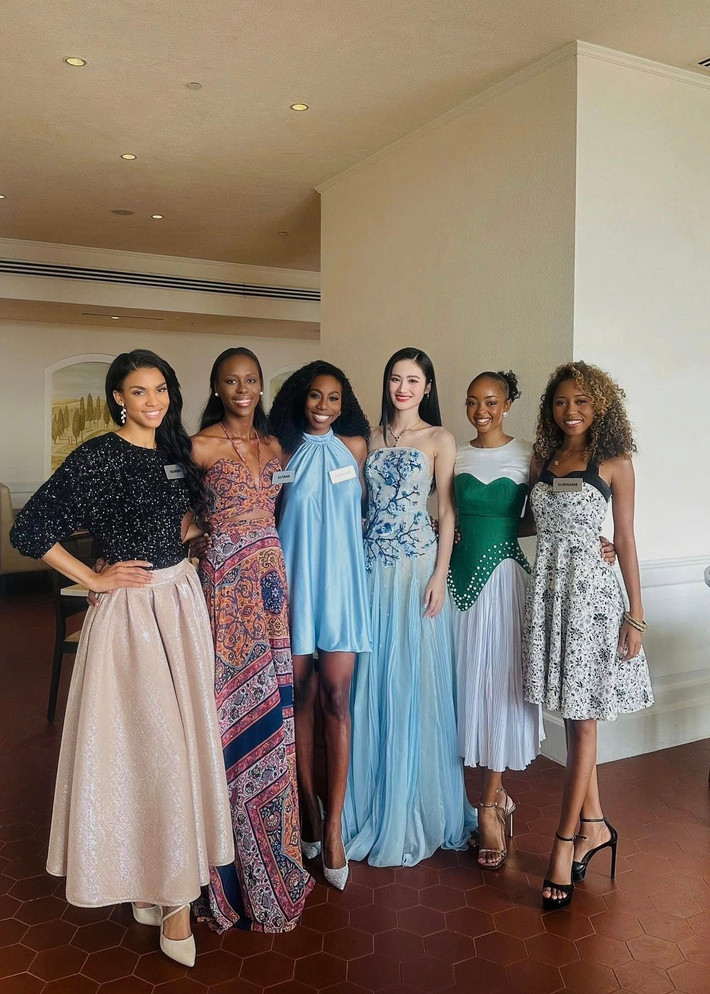 Từ Ấn Độ, Ý Nhi thường xuyên cập nhật thông tin và hình ảnh của bản thân. Ảnh: FB Ý Nhi.