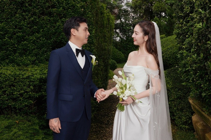 Tuệ Như viết trên trang cá nhân: "Đôi lời gửi đến bản thân, hãy biết yêu thương mình nhiều hơn nữa, vì mình luôn xứng đáng để được nhận lấy hạnh phúc". Ảnh: FB Hồ Quang Hiếu.