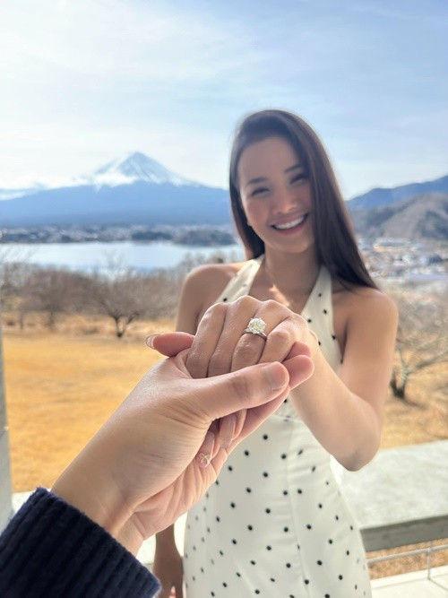 Tháng 3/2025, Hương Ly được bạn trai cầu hôn ở Nhật Bản trong chuyến du lịch. Ảnh: Instagram Hương Ly.