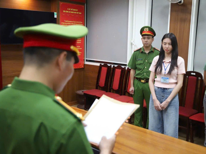 Một số chuyên trang sắc đẹp khác như Pageanthology, Sash Factor cũng đưa tin Thùy Tiên bị khởi tố. Ảnh: Vietnamnet.