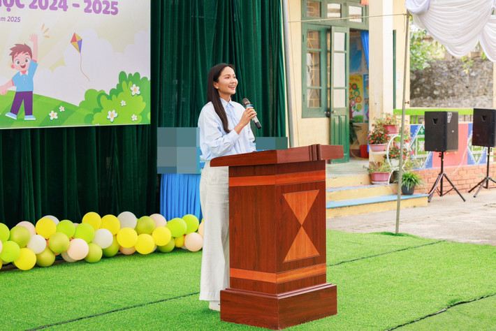 Dù có thu nhập cao, H’Hen Niê vẫn duy trì lối sống tiết kiệm, giản dị, đúng với những giá trị mà cô theo đuổi từ trước đến nay.