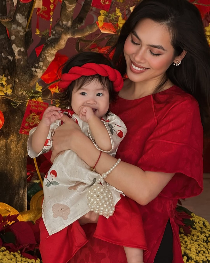 Năm 2025, Hoàng My và ái nữ cũng sum họp gia đình vào dịp Tết Nguyên đán. Ảnh: FB Hoàng My.