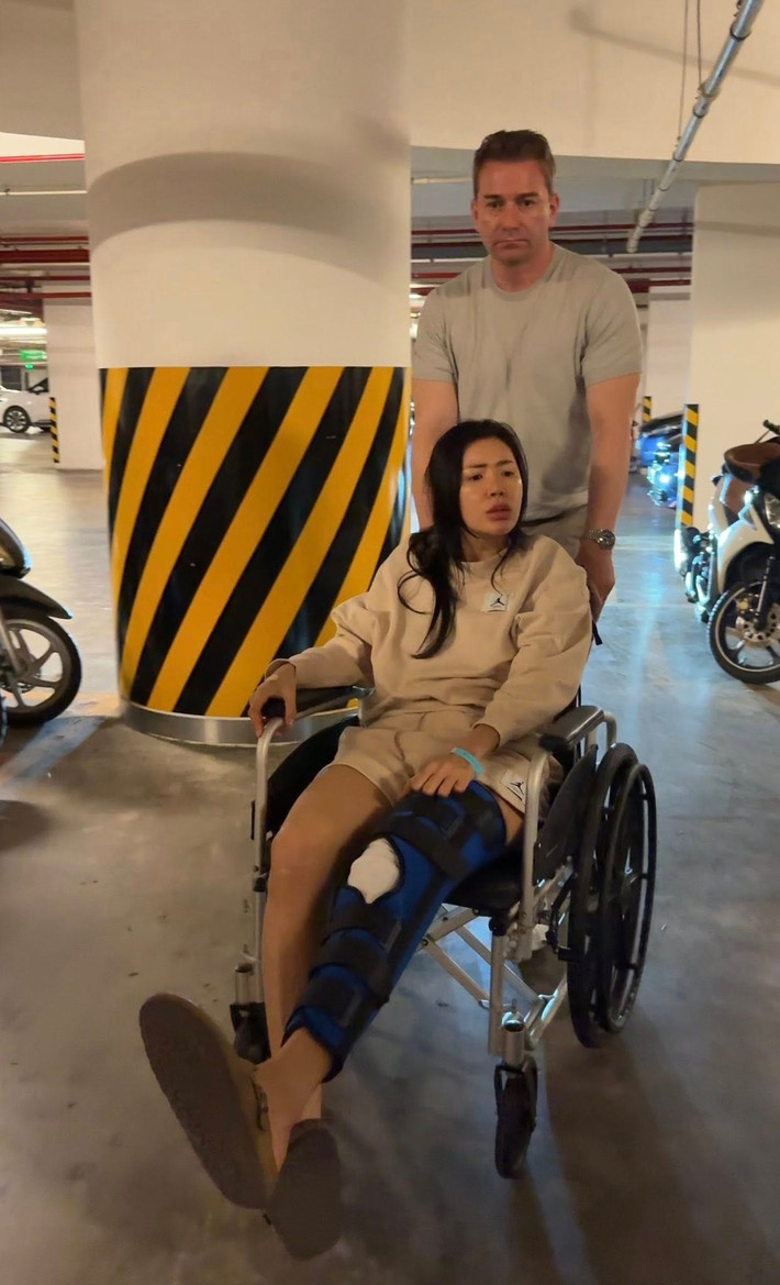 Nữ người mẫu trải qua ca mổ sau khi bị đứt hoàn toàn dây chằng chéo trước, rách sụn chêm và dập xương.