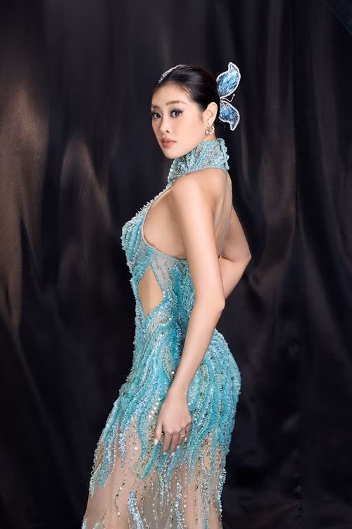 Trước khi kết hôn, Khánh Vân miệt mài thi nhan sắc. Cô từng giành danh hiệu Miss Áo dài 2013, Á khôi Miss Ngôi Sao 2014, vào top 10 Hoa hậu Hoàn vũ Việt Nam 2015, đăng quang Hoa hậu Hoàn vũ Việt Nam 2019, vào top 21 Miss Universe 2020. Ảnh: FB Khánh Vân.