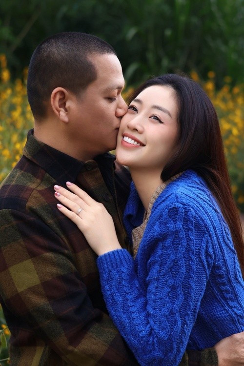 Khánh Vân chia sẻ trên VOV, cô cảm nhận chồng đã cởi mở và bớt rụt rè hơn sau khi kết hôn. Ảnh: FB Khánh Vân.