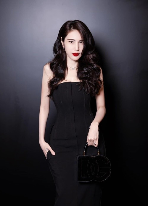 Liên quan đến ồn ào từ thiện, tháng 1/2022, Thủy Tiên được minh oan. Cụ thể, cơ quan Cảnh sát điều tra đã có quyết định không khởi tố vụ án hình sự đối với các tin báo, tố giác bà Trần Thị Thủy Tiên (ca sĩ Thủy Tiên) thiếu minh bạch trong việc vận động và sử dụng tiền từ thiện đợt mưa lũ miền Trung năm 2020. Ảnh: FB Thủy Tiên.