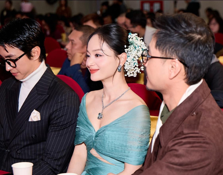 Đăng tải loạt ảnh gợi cảm trong buổi ra mắt phim Đồng hồ đếm ngược, Lan Phương tiết lộ cô đã trải qua giai đoạn khó khăn nhất của bản thân khi tham gia dự án này.