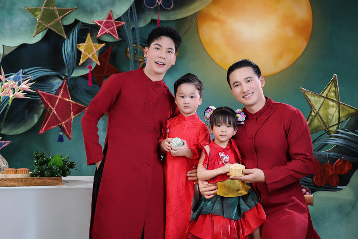 Thanh Đoàn - Hà Trí Quang cũng thực hiện bộ ảnh Trung thu cho hai con Muội Muội và Ka Ka. Ảnh: FB Thanh Đoàn.