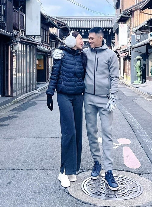 Tháng 6/2024, Công Vinh chia sẻ hình ảnh bên Thủy Tiên, phủ nhận tin đồn ly hôn. Ảnh: FB Công Vinh.