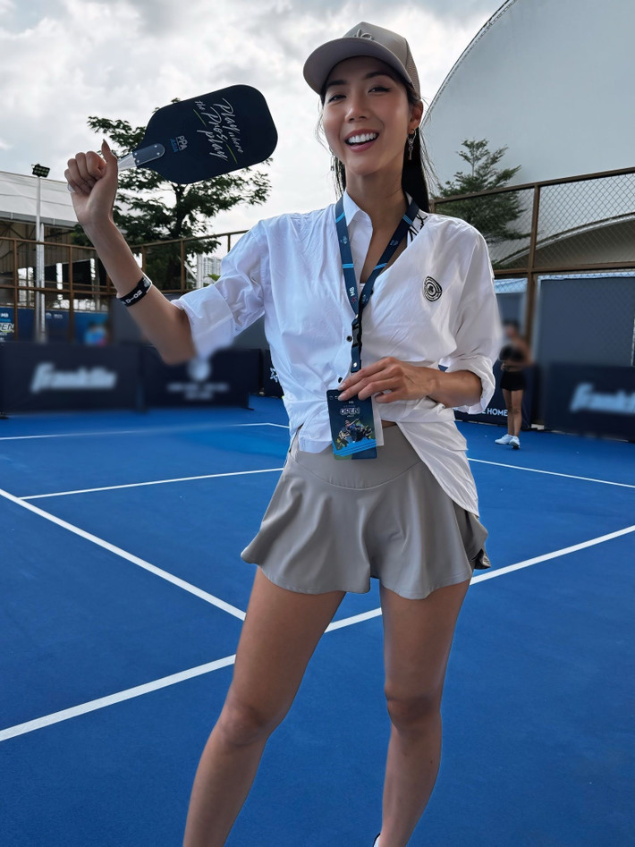 Nữ người mẫu chăm tập pickleball ở Mỹ. Vì vậy, vừa về Việt Nam, Ngọc Quyên nhanh chóng tập luyện bộ môn này.