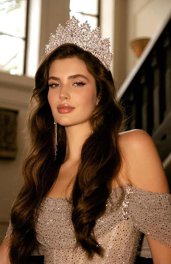 Varvara Yakovenko – đại diện Nga tại Miss Intercontinental lần thứ 53 gây ấn tượng với nhan sắc vừa sắc sảo vừa sang trọng, phong thái trình diễn tự tin. Trước chung kết, Varvara là một trong số những thí sinh đang tạm dẫn đầu giải bình chọn. Ảnh: Miss Intercontinental.