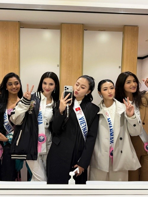 Đại diện Việt Nam được lòng nhiều thí sinh. Ảnh: FB Kiều Duy.