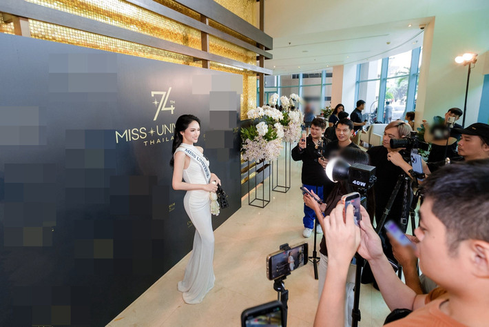 Hương Giang vừa khép lại hành trình tham gia cuộc thi Miss Universe 2025 tại Thái Lan. Trong chung kết, cô vắng mặt trong top 30. Tuy không vào top, đại diện Việt Nam vẫn có chặng đường thi đấu đầy ấn tượng. Ảnh: FB Hương Giang.