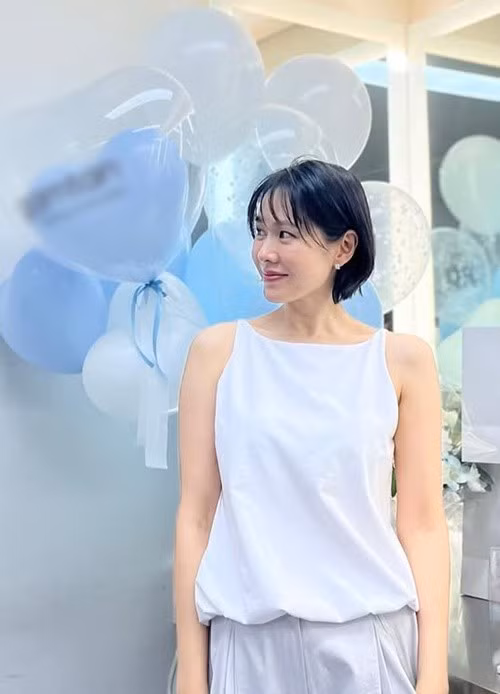 Ở thời điểm hiện tại, Son Ye Jin không chỉ giữ phong độ nhan sắc mà còn cho thấy sự cân bằng giữa sự nghiệp và cuộc sống gia đình. Ảnh: Instagram Son Ye Jin.