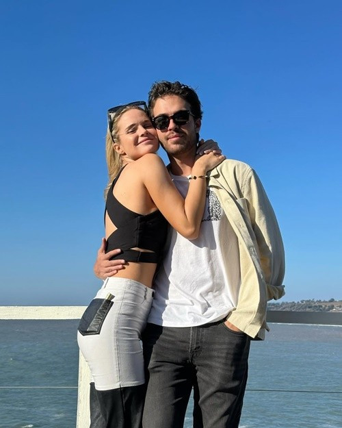 Nhận lời cầu hôn, mỹ nhân Chile cho biết, cô sẽ kết hôn với một trái tim tràn đầy hạnh phúc và luôn ngẩng cao đầu. Ảnh: Instagram Inna Moll.