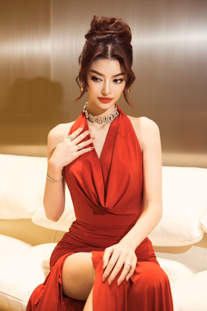 Sau khi trở thành Á hậu 1 Miss World Vietnam 2019, Kiều Loan đắt show làm người mẫu, sự kiện. Ngoài ra, cô còn thử sức ca hát. Ảnh: FB Kiều Loan.