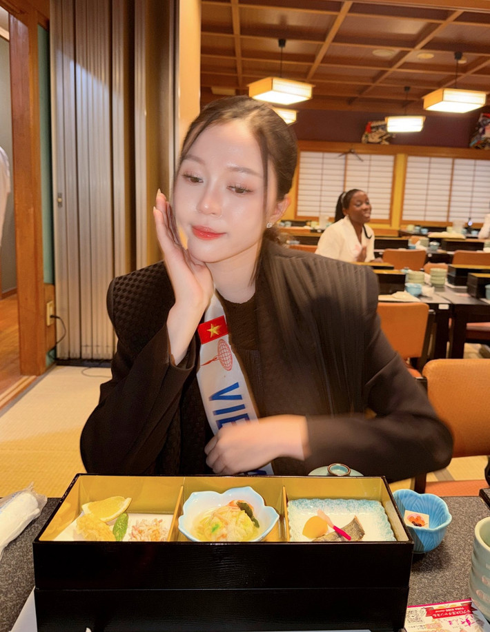 Kiều Duy có khoảng 10 tháng chuẩn bị cho cuộc thi quốc tế. Cô tham gia Miss International 2025 vào đầu tháng 11 tại Nhật Bản. Trong hành trình thi đấu, đại diện Việt Nam chuộng phong cách ngọt ngào, thanh lịch. Ảnh: FB Kiều Duy.