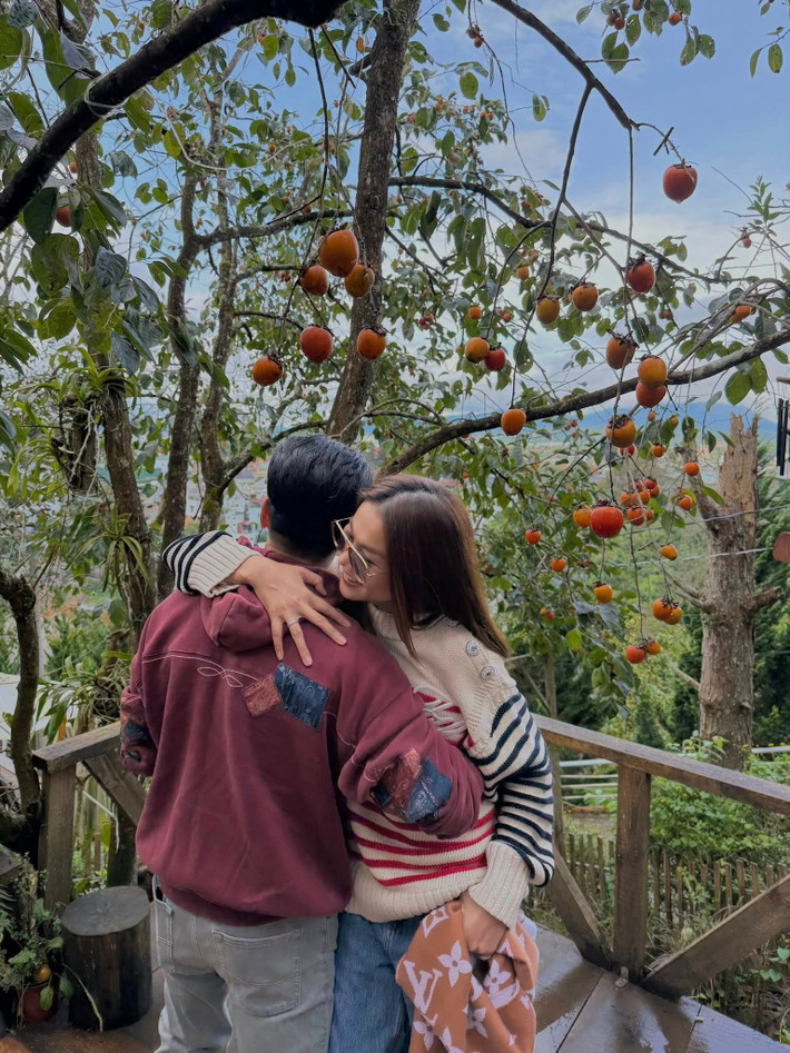 Theo Dân Việt, Thanh Hằng chia sẻ, trong hôn nhân, cô được thoải mái thể hiện bản thân.