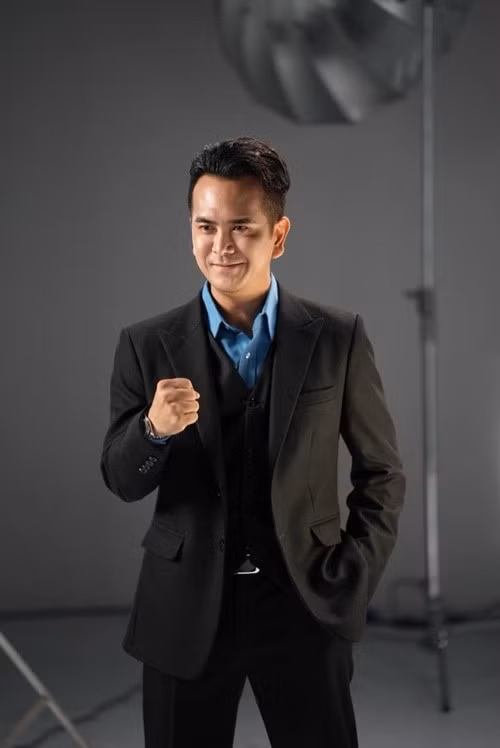 Hùng Thuận theo đuổi công việc kinh doanh bất động sản ít năm qua. Ảnh: FB Hùng Thuận.