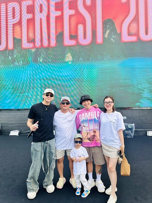 Các nghệ sĩ Anh trai vượt ngàn chông gai đều yêu thích con trai Bằng Kiều. Ảnh: FB Benly Nguyễn.