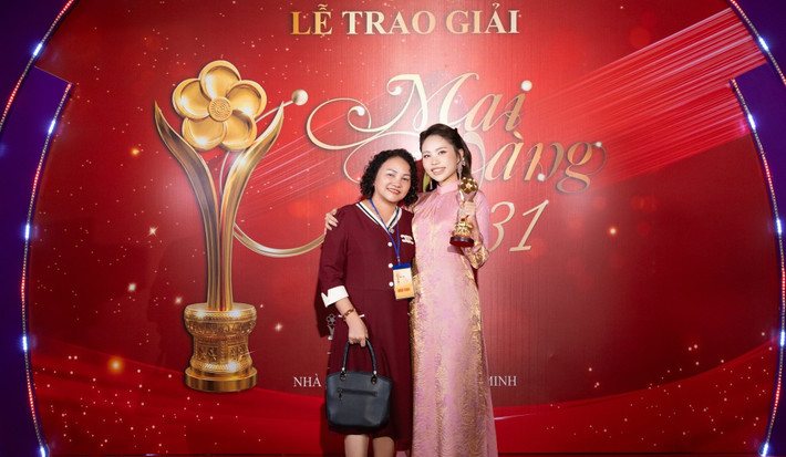 Phương Mỹ Chi luôn có gia đình ủng hộ hoạt động nghệ thuật.