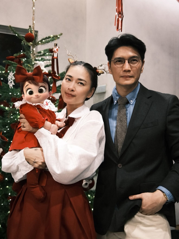 Chồng Ngô Thanh Vân thường nói về cảm giác hạnh phúc khi được chứng kiến từng thay đổi nhỏ của con, từ ánh mắt, nụ cười đến những khoảnh khắc đời thường rất đỗi bình dị.