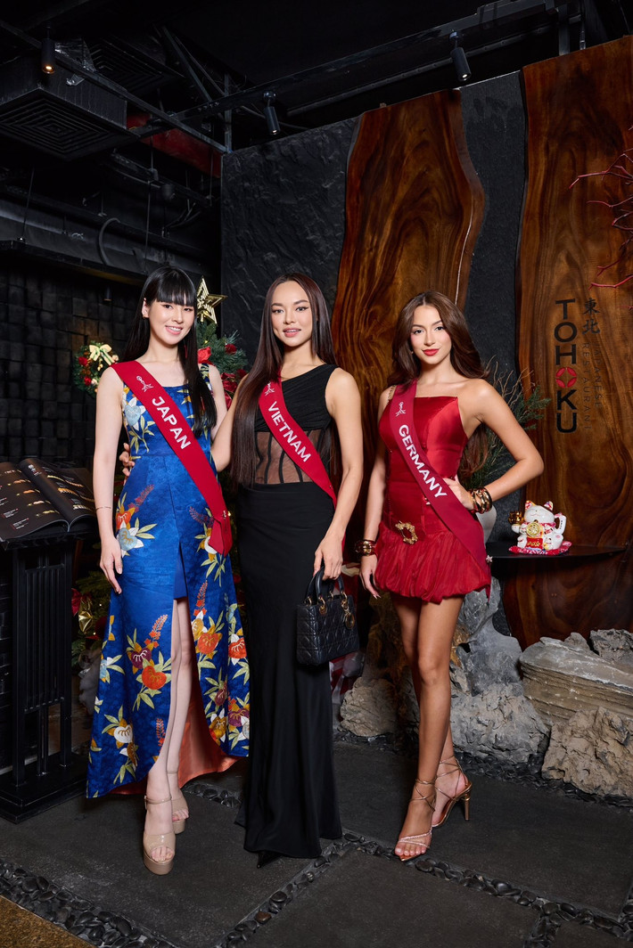 Mai Ngô hiện tại cao 1m73, có số đo ba vòng 86-67-100cm, làn da nâu bóng khỏe khoắn. Ở Miss Charm 2025, cô chuộng phong cách gợi cảm. Ảnh: Miss Charm.