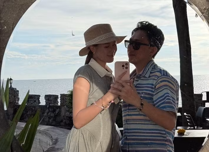 Anh Đức và bà xã Anh Phạm thường xuyên đi du lịch để hâm nóng tình cảm. Mới đây, cặp đôi có chuyến nghỉ dưỡng tại Thái Lan.