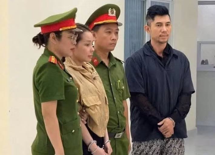 Mới đây, mở rộng điều tra vụ án Sản xuất, buôn bán hàng giả là thực phẩm do Ngân 98thực hiện, Cơ quan Cảnh sát điều tra (Phòng Cảnh sát kinh tế, Công an TP HCM) xác định Lương Bằng Quang đã dùng tiền ‘chạy án’. Ảnh: Tiền Phong.