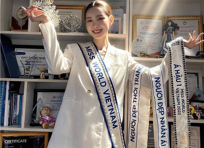 'Hoa hậu cao nhất Vbiz' đoạt không ít thành tích nhan sắc ấn tượng. Cụ thể, cô đăng quang Hoa hậu Liên lục địa 2022, giành danh hiệu á hậu 1 Miss World Vietnam 2022. Ảnh: FB Bảo Ngọc.