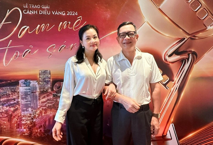 Nghệ sĩ Thu Quế luôn đồng hành với con trên mọi nẻo đường. "Nhà tôi không thuê giúp việc nên mọi việc trong nhà mình tôi quán xuyến hết", cô tiết lộ.