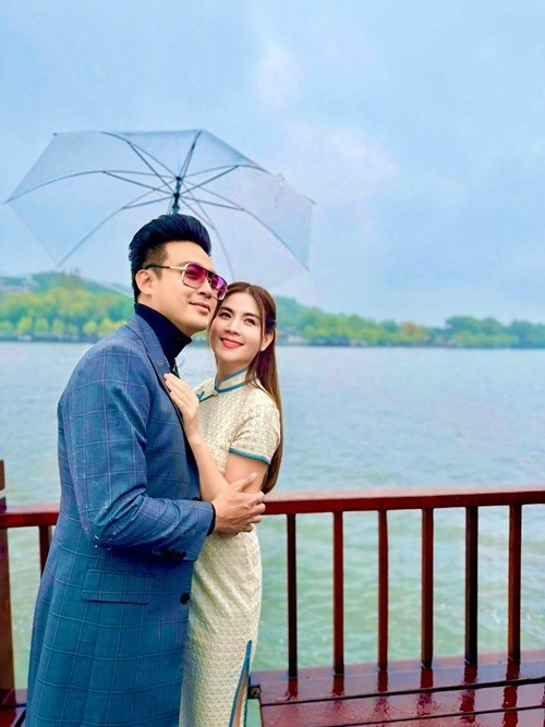 Kha Ly có tổ ấm hạnh phúc bên Thanh Duy và con gái. Ảnh: FB Kha Ly.