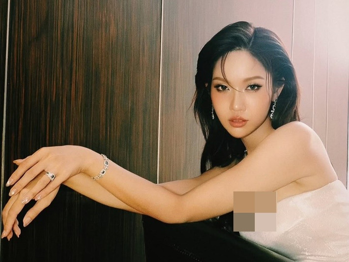 Nhật Hà chia sẻ trên Vietnamnet, để vào vai Gia Kỳ, cô tự bỏ tiền học múa cột, đầu tư trang phục để nhân vật có tạo hình sang chảnh. Ảnh: FB Nhật Hà.