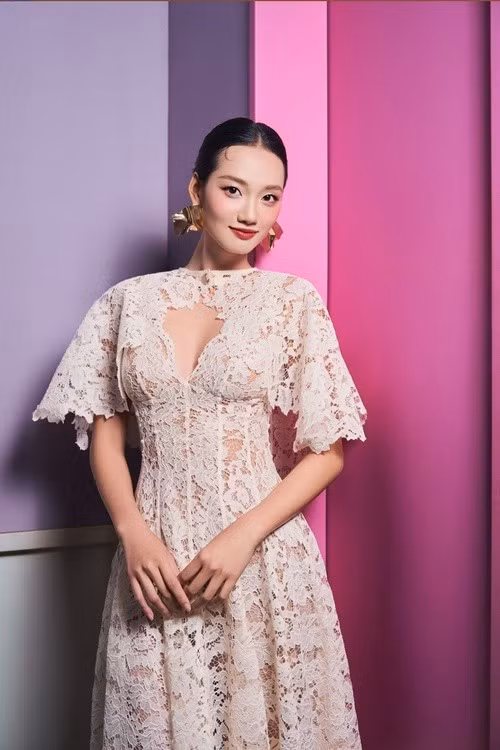 Á hậu 1 Miss Universe Vietnam 2024 hoạt động với vai trò người mẫu trong nhiều năm qua. Ảnh: FB Quỳnh Anh.
