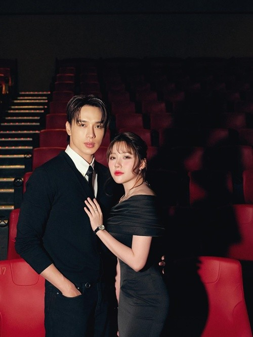 Uyển Ân khen Thuận Nguyễn: "Tôi có thể cảm nhận được sự chân thành nhưng đầy quyết liệt của anh ấy đối với diễn xuất thông qua nhân vật Lực". Ảnh: FB Thuận Nguyễn.