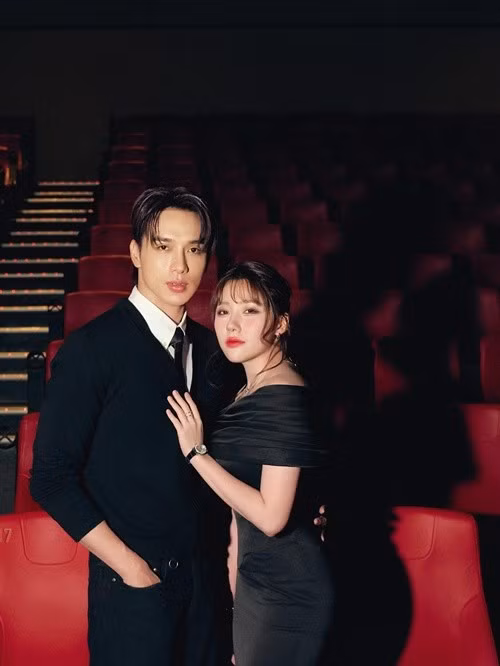 Uyển Ân khen Thuận Nguyễn: "Tôi có thể cảm nhận được sự chân thành nhưng đầy quyết liệt của anh ấy đối với diễn xuất thông qua nhân vật Lực". Ảnh: FB Thuận Nguyễn.