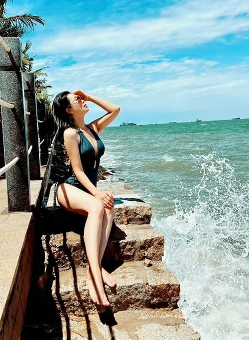 Trịnh Kim Chi chia sẻ thêm, nếu bên quảng cáo yêu cầu mặc bikini gợi cảm quá hoặc có dấu hiệu phản cảm, cô sẽ từ chối dù cát-sê cao cỡ nào đi chăng nữa. Ảnh: FB Trịnh Kim Chi.