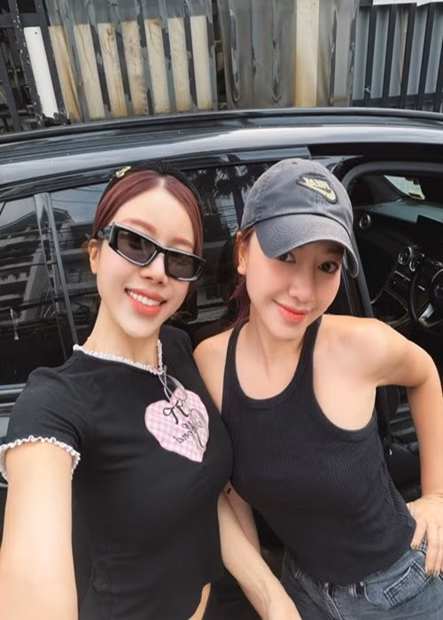 Băng Di từng chia sẻ trên Tiền Phong, tình bạn của cô và Trang Pháp từng trải sóng gió. Có thời điểm cả hai cãi vã đến mức rời đi, nhưng rồi lại chủ động làm lành, ôm nhau khóc và thấu hiểu nhau hơn. Ảnh: FB Trang Pháp.