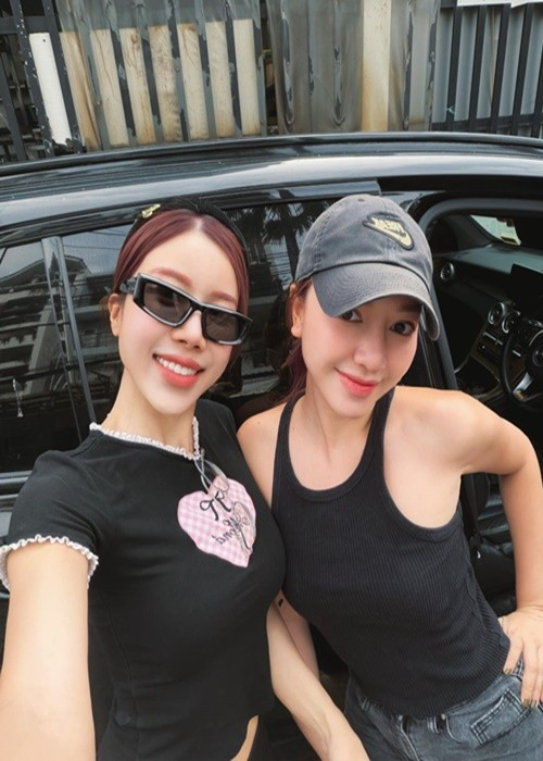 Băng Di từng chia sẻ trên Tiền Phong, tình bạn của cô và Trang Pháp từng trải sóng gió. Có thời điểm cả hai cãi vã đến mức rời đi, nhưng rồi lại chủ động làm lành, ôm nhau khóc và thấu hiểu nhau hơn. Ảnh: FB Trang Pháp.