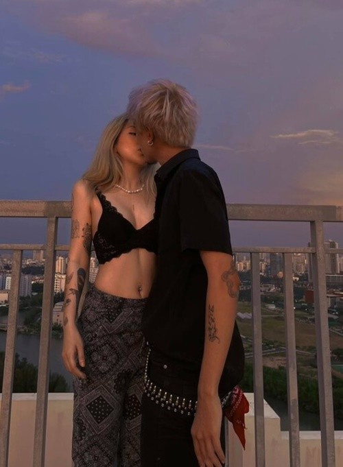 El Anh Thoại cho hay, Du Uyên là cô gái bên ngoài gai góc, cá tính, nổi loạn nhưng thực ra bên trong nhẹ nhàng, nhút nhát. Ảnh: Dân Việt.