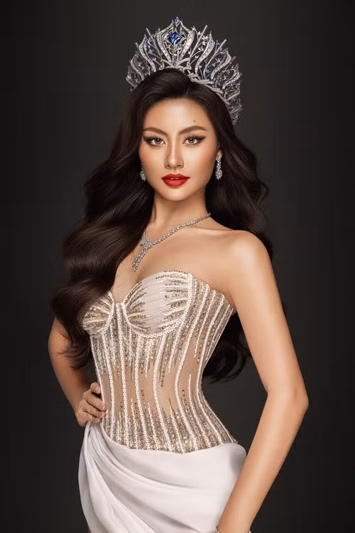 Bùi Xuân Hạnh đăng quang Hoa hậu Hoàn vũ Việt Nam 2023. Sau đó, cô đoạt thành tích top 5 Miss Cosmo 2024. Ảnh: FB Xuân Hạnh.